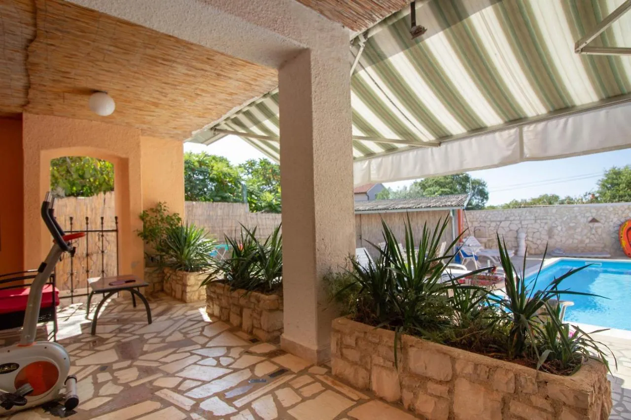 Beautiful Villa Esperanza With Private Pool Near The Beach Pula