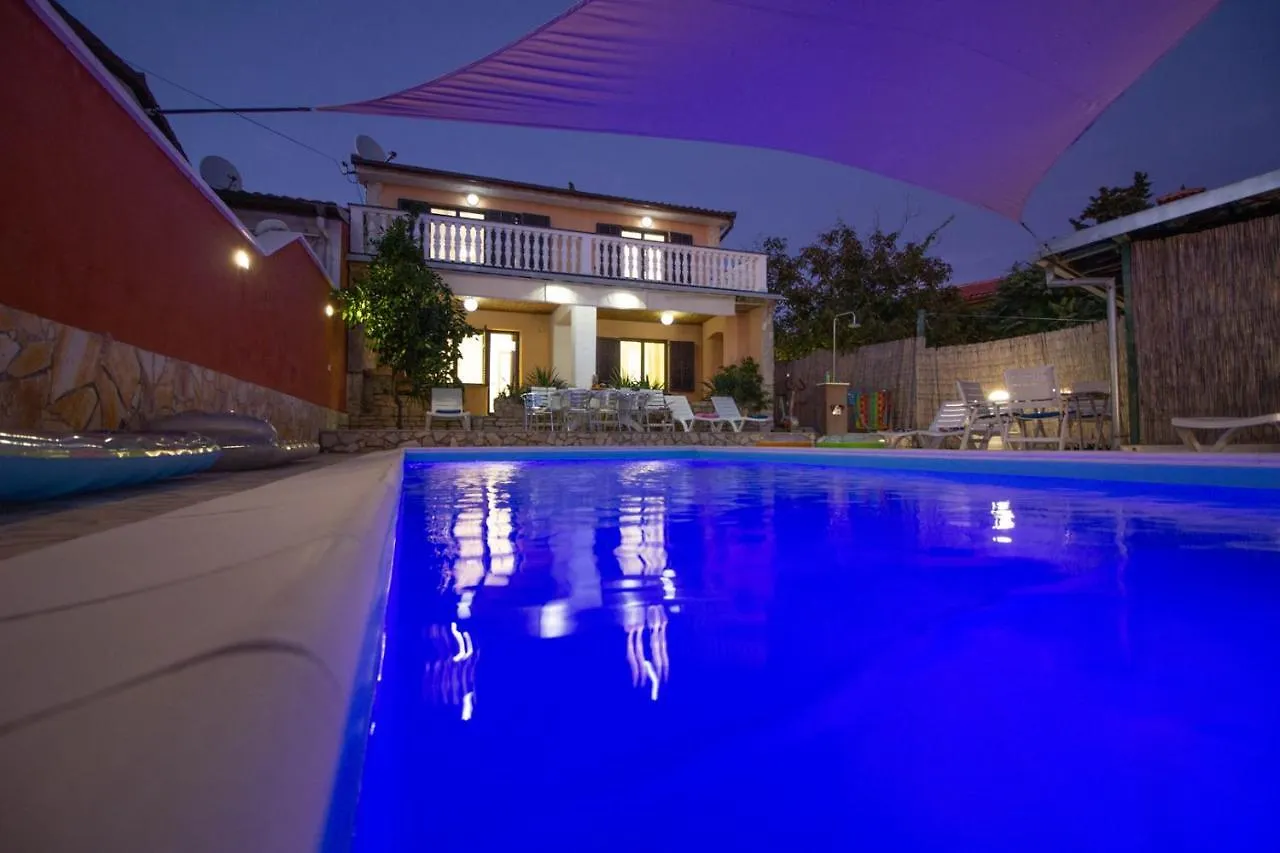 Beautiful Villa Esperanza With Private Pool Near The Beach Pula