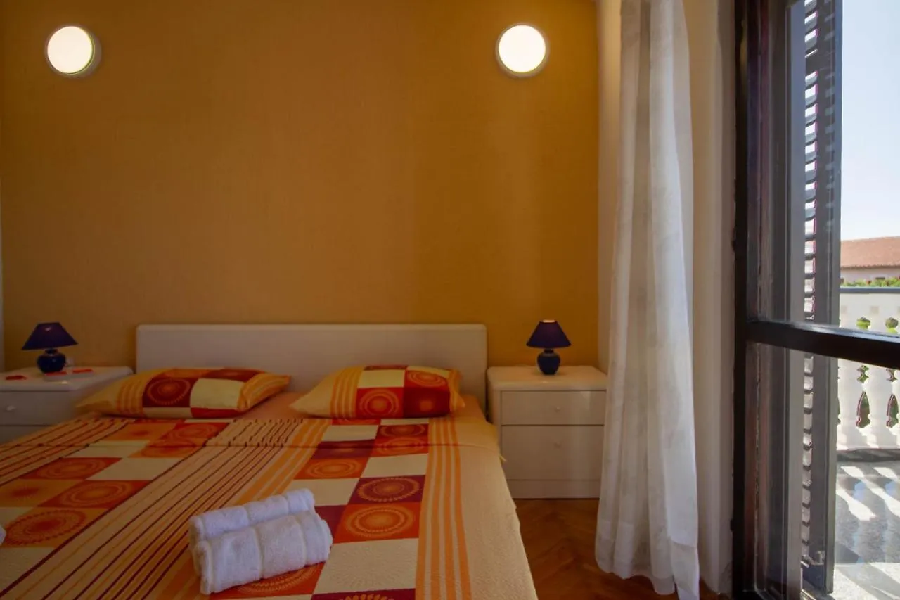 Beautiful Villa Esperanza With Private Pool Near The Beach Pula