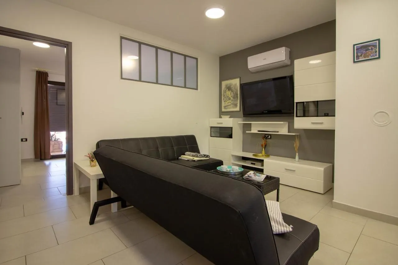 Beautiful Villa Esperanza With Private Pool Near The Beach Pula
