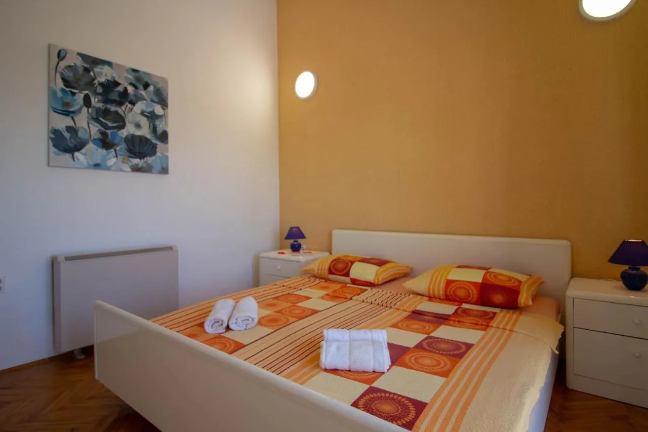 Beautiful Villa Esperanza With Private Pool Near The Beach Pula