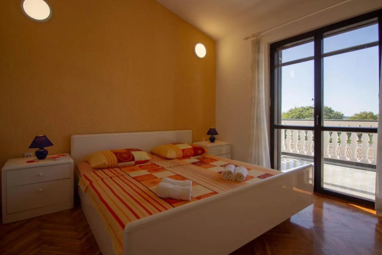 Beautiful Villa Esperanza With Private Pool Near The Beach Pula